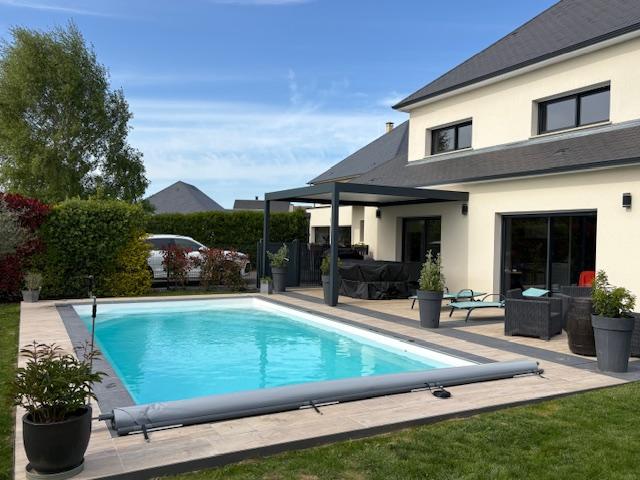 Installation d’une piscine coque Célestine 8S à Villons-les-Buissons 